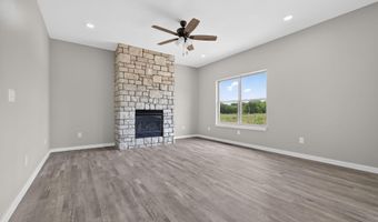 422 Beavertail Rd, Ash Grove, MO 65604