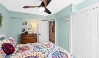 1307 Red Oak Plantation Dr, Ballwin, MO 63021