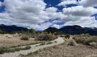 45 Las Animas Rd, Arroyo Seco, NM 87514