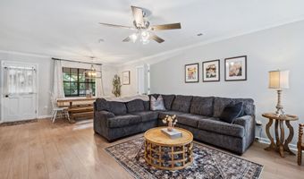 100 HUMMINGBIRD Cir, Alabaster, AL 35007