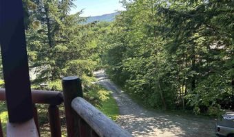 46 Log Cabin Dr, Cambridge, VT 05465