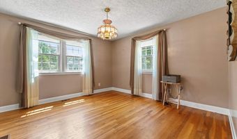 29 Maple Dr, Bedford, NH 03110
