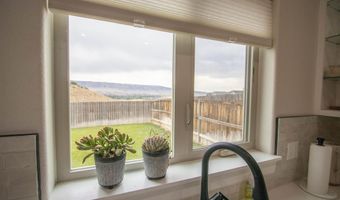 6015 Overlook Way, Mills, WY 82604