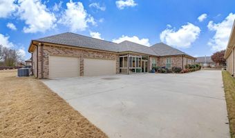 25390 Castlebury Dr, Athens, AL 35613