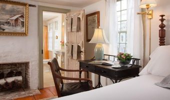 37 Marsh St, Newport, RI 02840