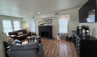 1017 N 10th St, Atchison, KS 66002