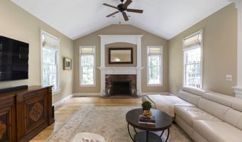 134 Kingswood Dr, Avon, CT 06001