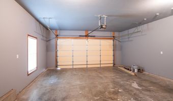 214 Hillside Dr, Baldwin City, KS 66006