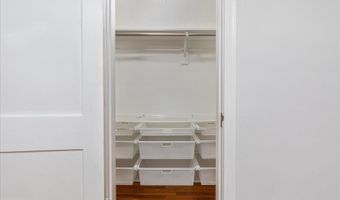 1021 S BARTON St 120, Arlington, VA 22204