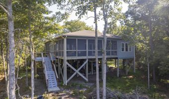 452 Indian Bluff Dr, Arapahoe, NC 28510