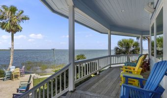 140 BAY HARBOR Dr, Aransas Pass, TX 78336