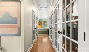 664 Lakeshore Dr, Asheville, NC 28804