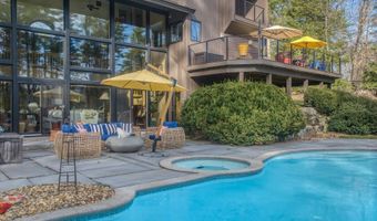 6 Williamsburg Ln, Bedford, NH 03110