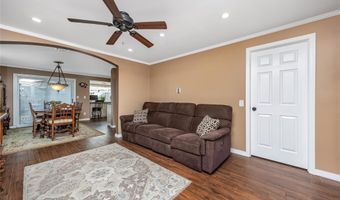 25 Cape Rd, Amityville, NY 11701