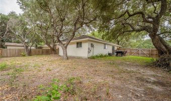 109 Saunders Ln, Aransas Pass, TX 78336