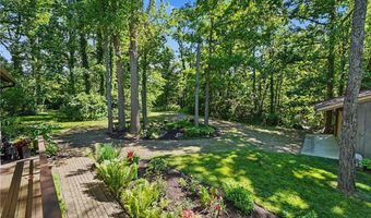 2216 N Medina Line Rd, Akron, OH 44333