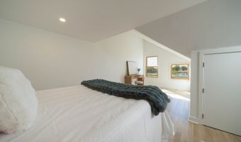 74 Quarry Dock Rd 74, Branford, CT 06405