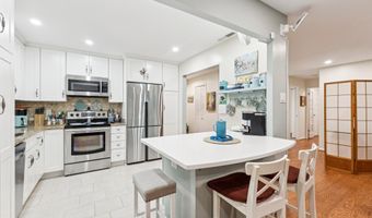 7425 DEMOCRACY Blvd 14, Bethesda, MD 20817