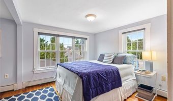 4 Garfield Ave, Bristol, RI 02809