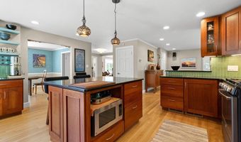94 Lovett St, Beverly, MA 01915