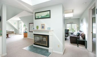 1 Seaview Ave 4, Newport, RI 02840