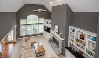 430 W Homestead Dr, Aurora, OH 44202
