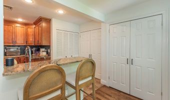 18 Evergreen Dr, Bayonne, NJ 07035