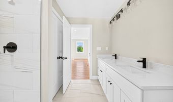 8 Country Ln, Billerica, MA 01821