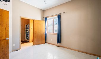 207 W 3rd St, Alcester, SD 57004