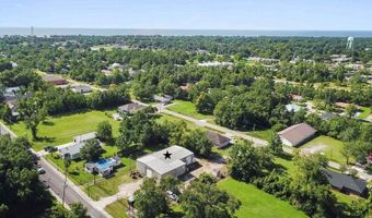 526 Main St, Bay St. Louis, MS 39520