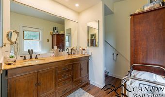 5 Longhorn Dr, Cody, WY 82414