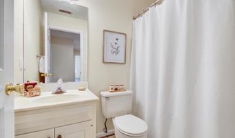 6212 MASSACHUSETTS Ave, Bethesda, MD 20816