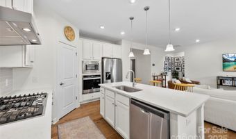 9302 Dufaux Dr, Charlotte, NC 28278