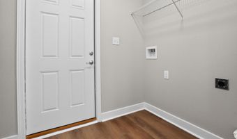 7068 Walthall St, Bay St. Louis, MS 39520