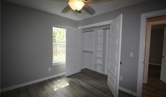 214 NW J St, Bentonville, AR 72712
