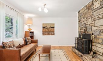 445 Chunns Cove Rd A, Asheville, NC 28805