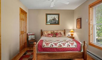 49 196th St, Alden, WI 54026