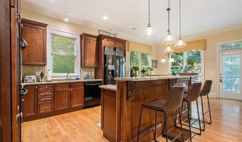 3698 Lakeview Dr, Tucker, GA 30084