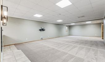 1124 12th Ave SE, Altoona, IA 50009