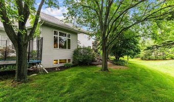 301 E WAYFARER Ln, Appleton, WI 54913