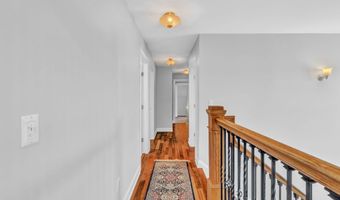 40 Hillview Dr, Bangor, ME 04401