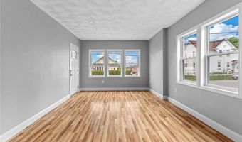 51 Alto St, Cranston, RI 02920