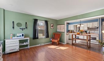 2094 Allan St, Adrian, MI 49221