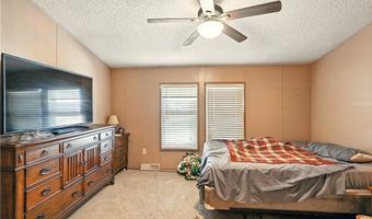 24 Silver Pond Dr, Apple Creek, OH 44606