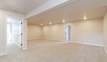 791 Clover Hill Dr, North Liberty, IA 52317