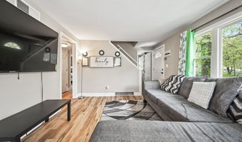 91 E Harold St, Bloomfield, CT 06002