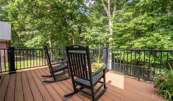 65 Overlook Dr, Hull, GA 30646