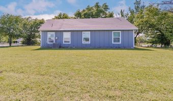709 W Live Oak St, Alvord, TX 76225