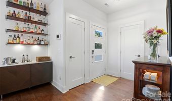 715 E 28th St, Charlotte, NC 28205