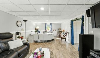 22 Camelot Cir, Johnston, RI 02919